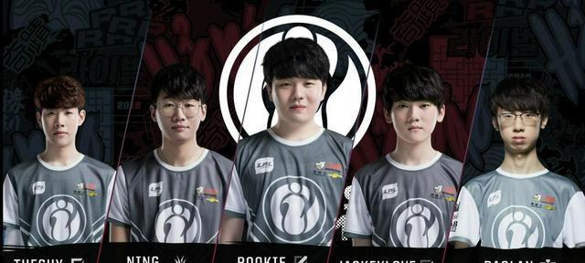 体育官方：雷恩前锋多库加盟曼城