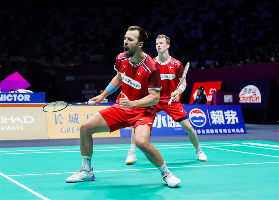 英超搞笑漫画：听说有土豪要买我们的加布里埃尔？？....