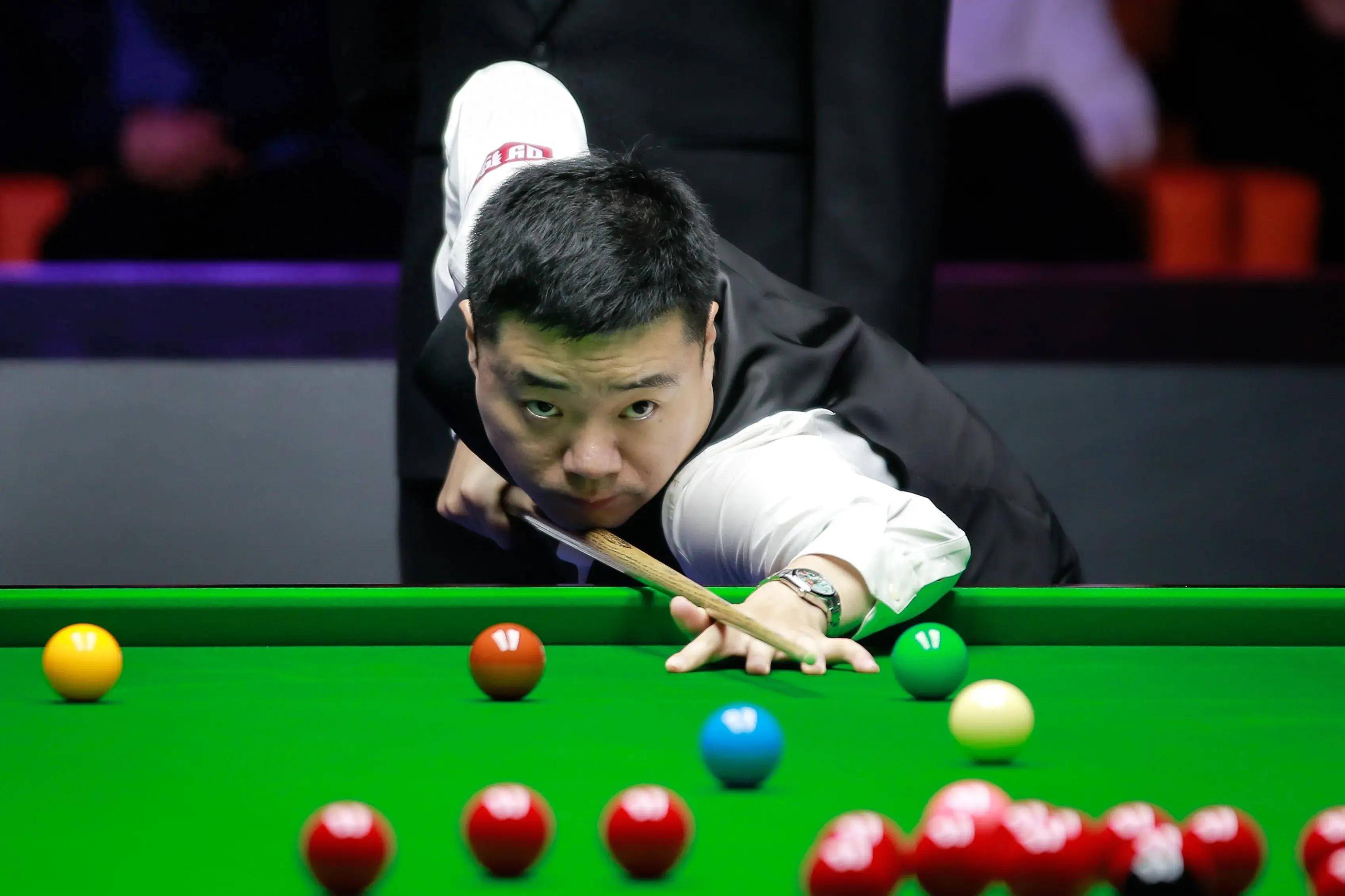 边路拉扯 边路拉扯